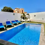 El Mar House & Private Heated Pool Apartmán