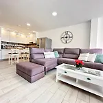 El Mar House & Private Heated Pool 公寓