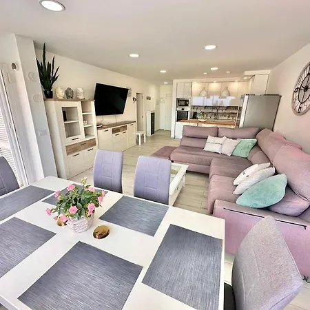 El Mar House&private Heated Pool