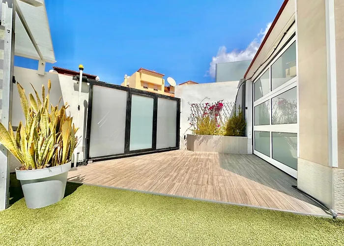 El Mar House & Private Heated Pool 阿德耶